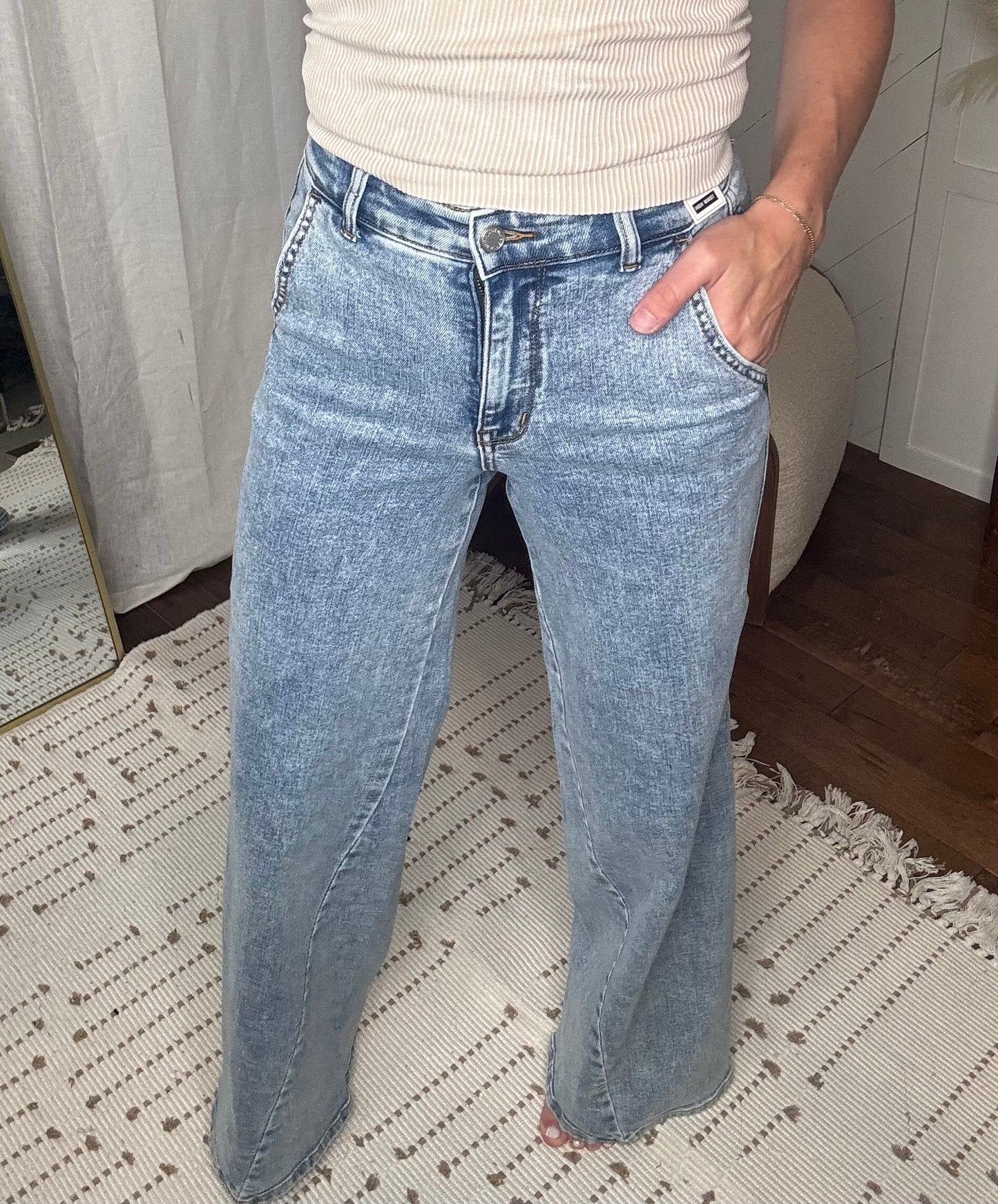 Judy Blue54: High Waisted Detailed Wide Leg Jeans