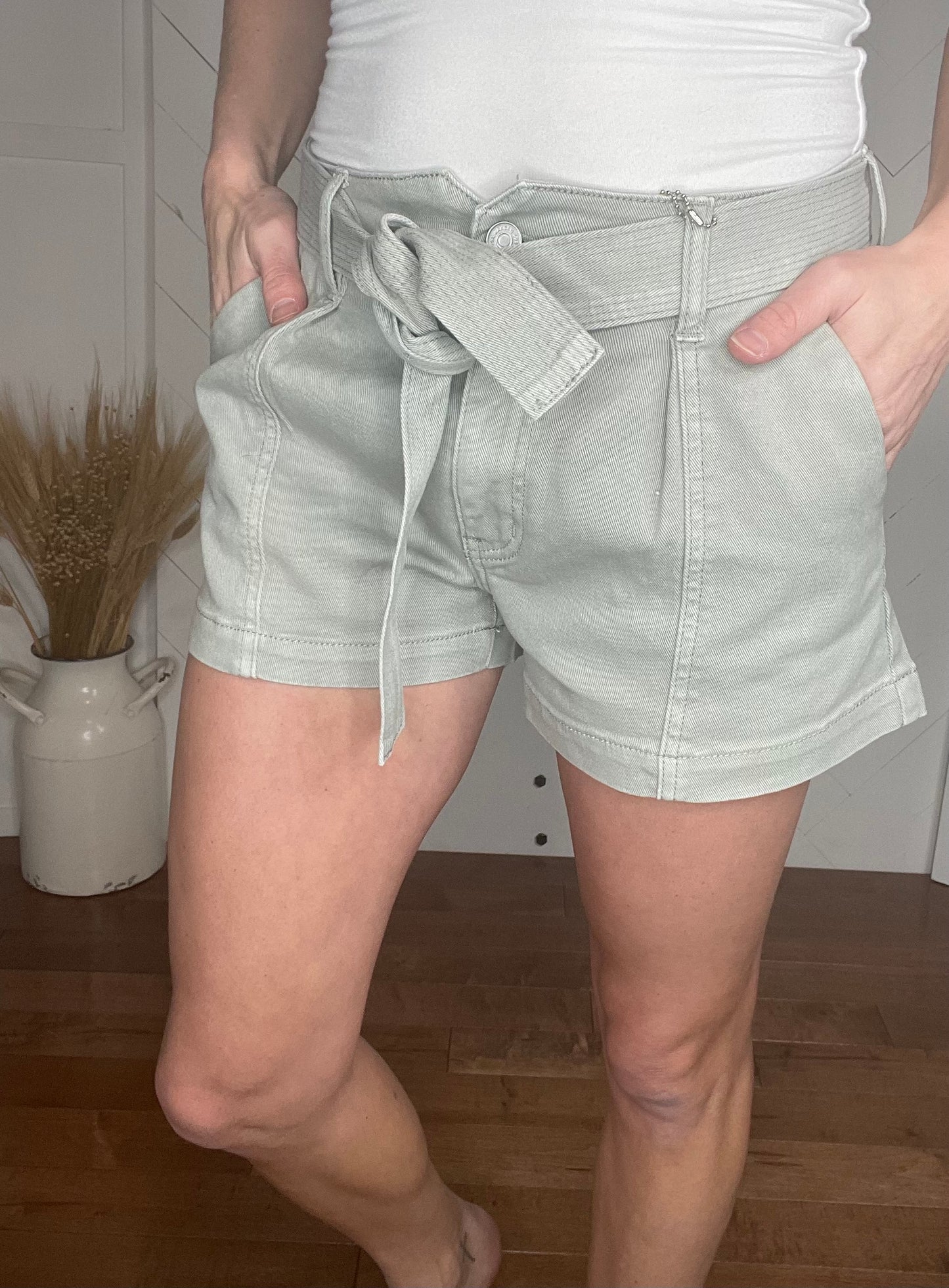 KanCan Belted Shorts: Green