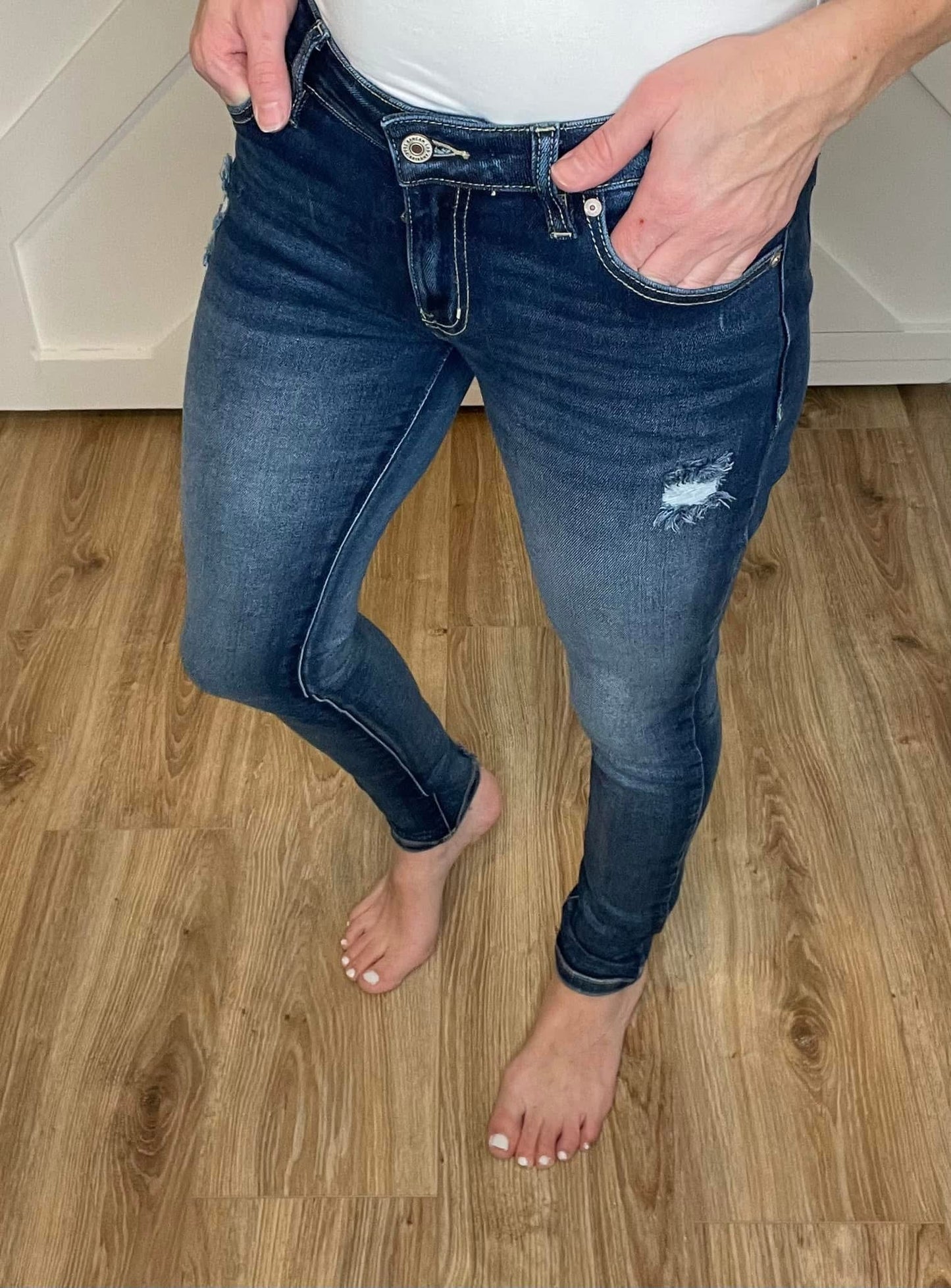 Kancan61: Mid Rise Skinny