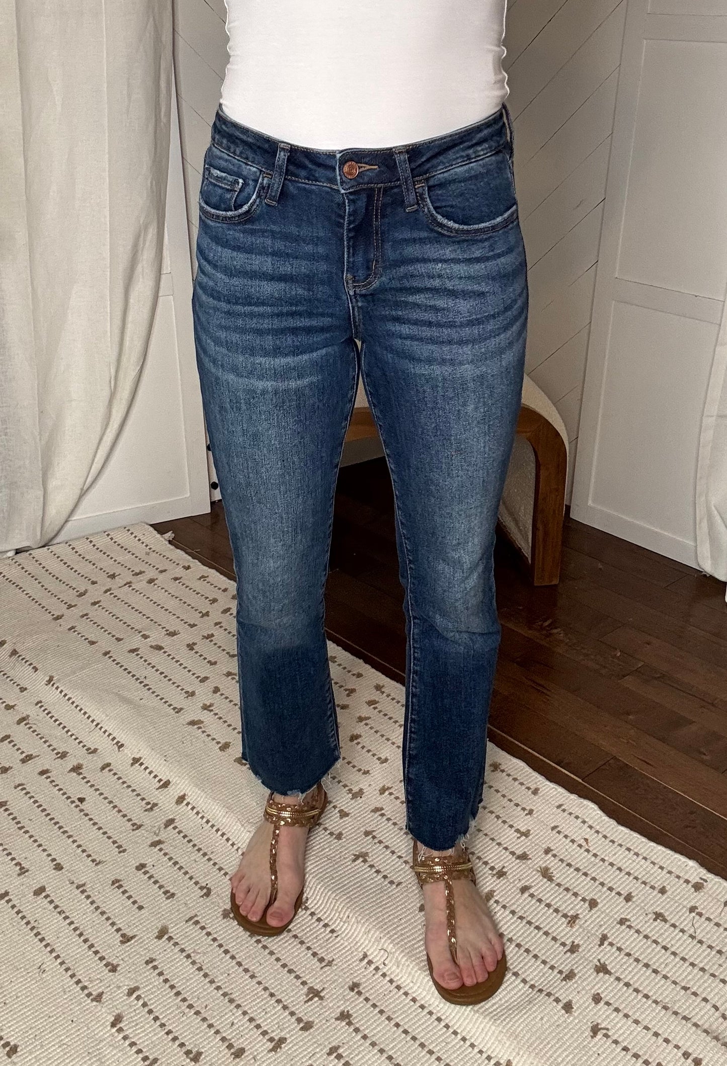 Loveret23: Mid Rise Crop