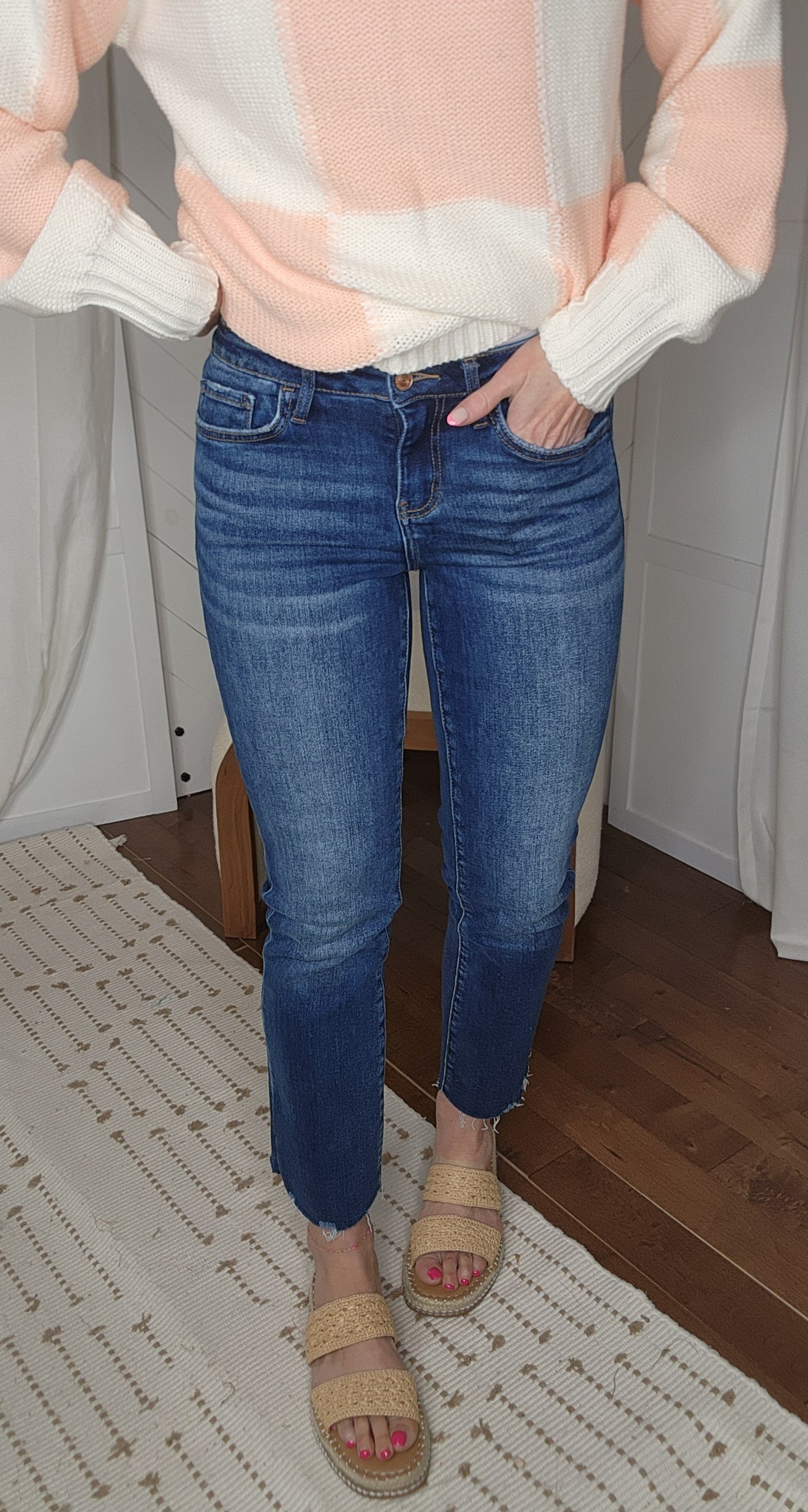 Loveret23: Mid Rise Crop