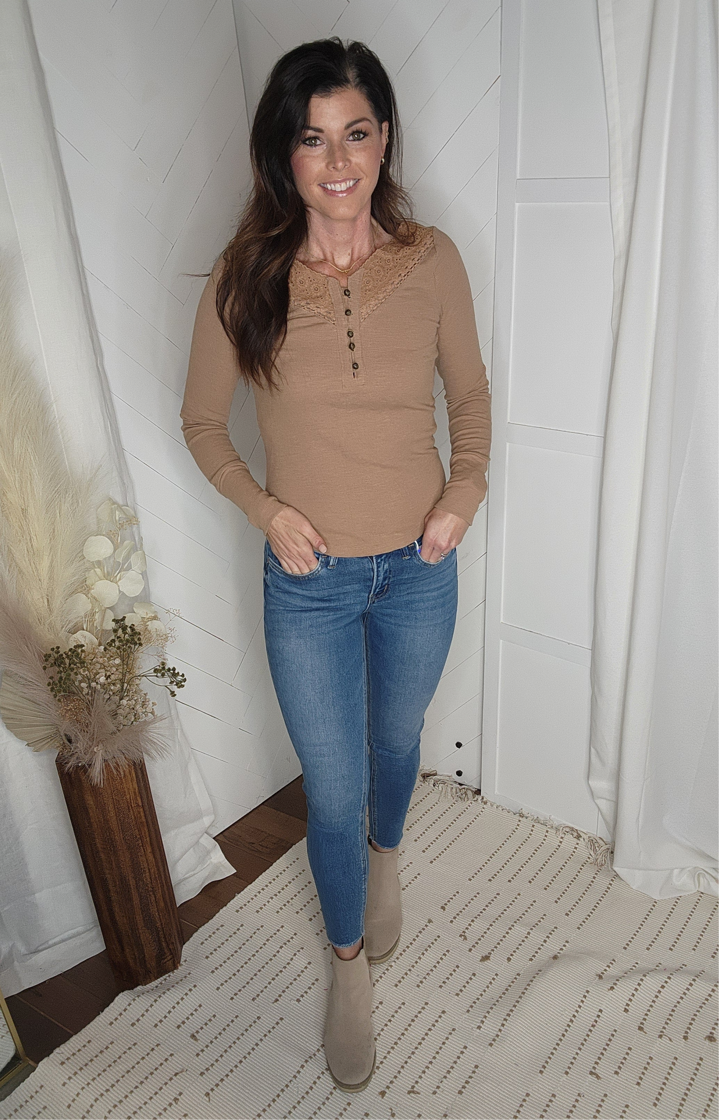 Vervet59: Mid Rise Crop Skinny