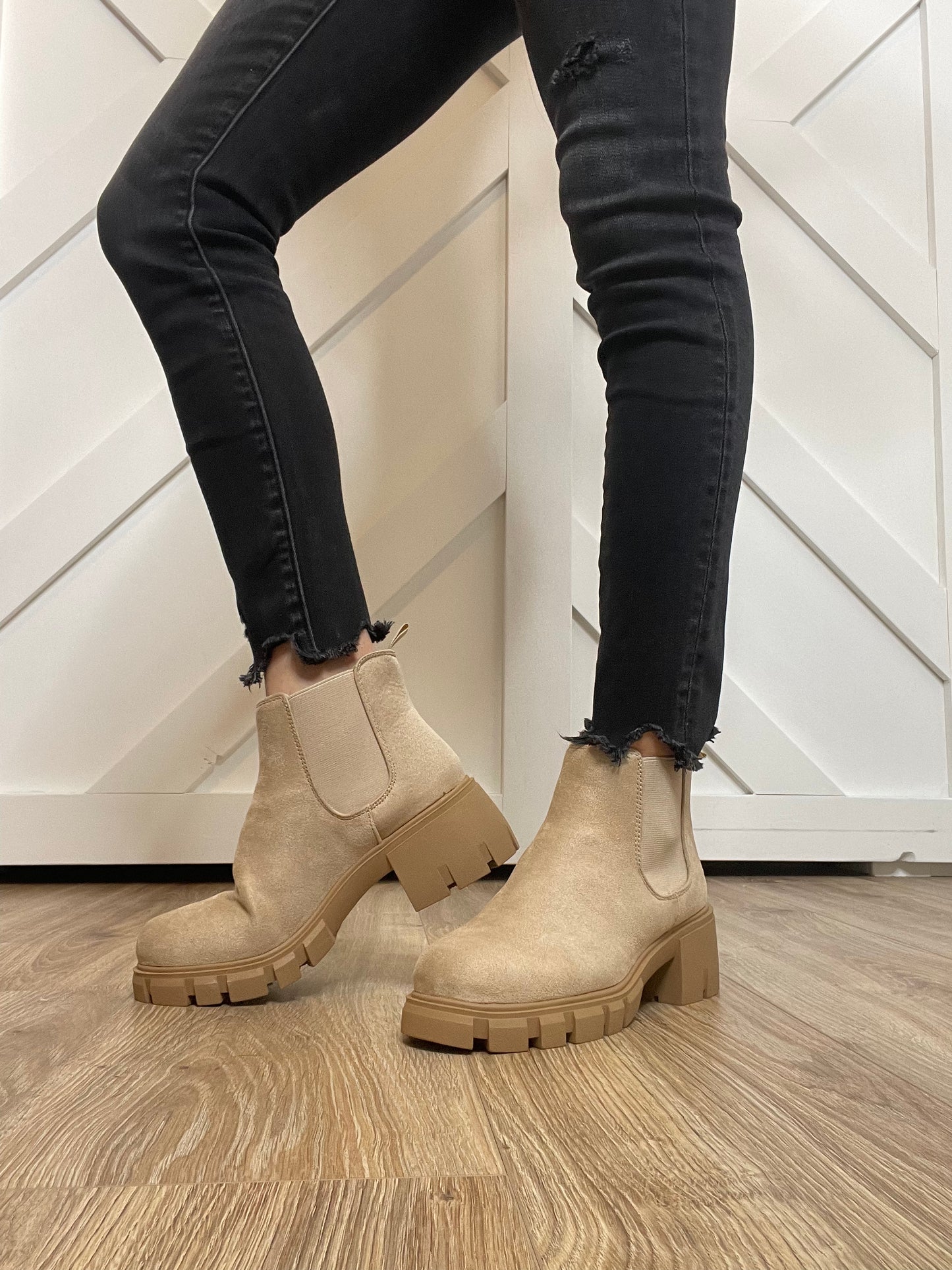 Chunky Ankle Boots: Wheat