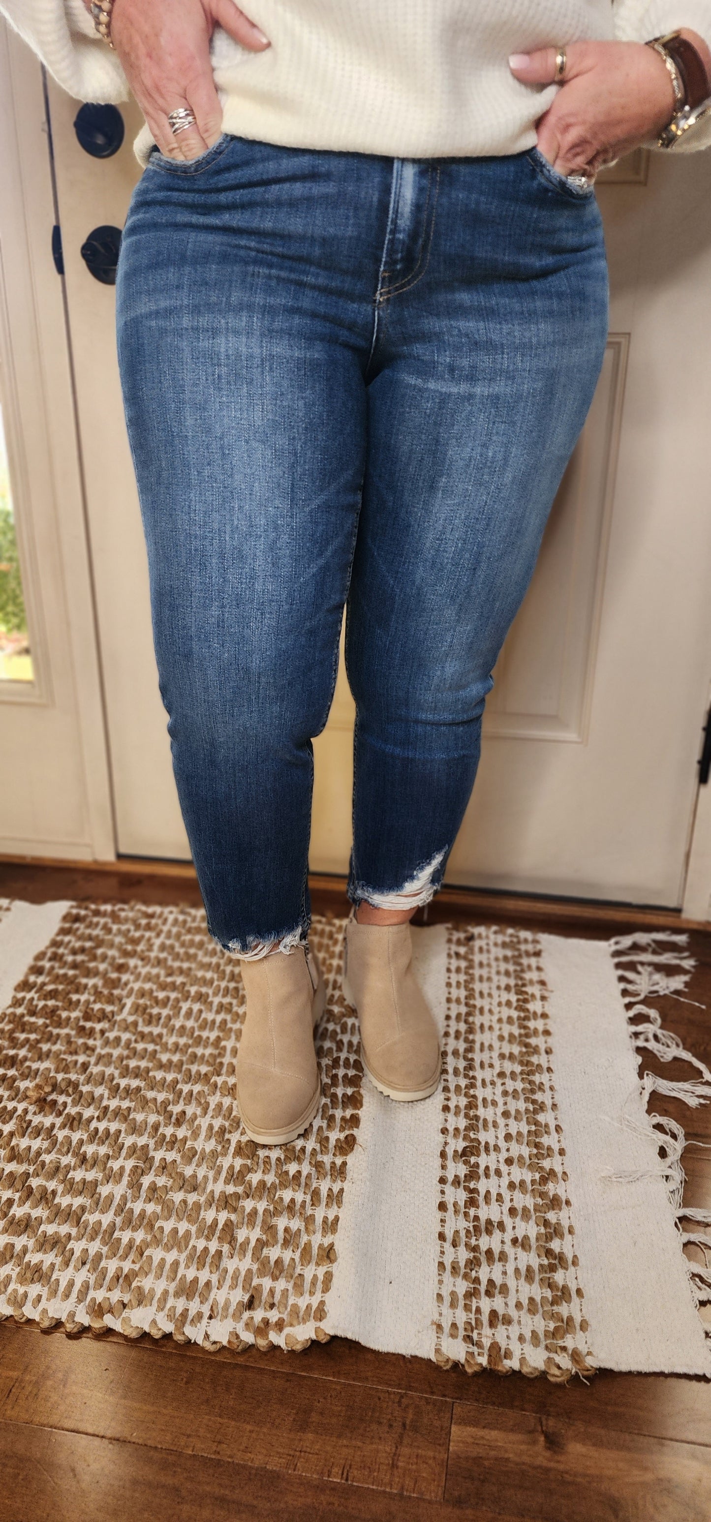 Flying Monkey85 Amber: High Rise Straight Leg