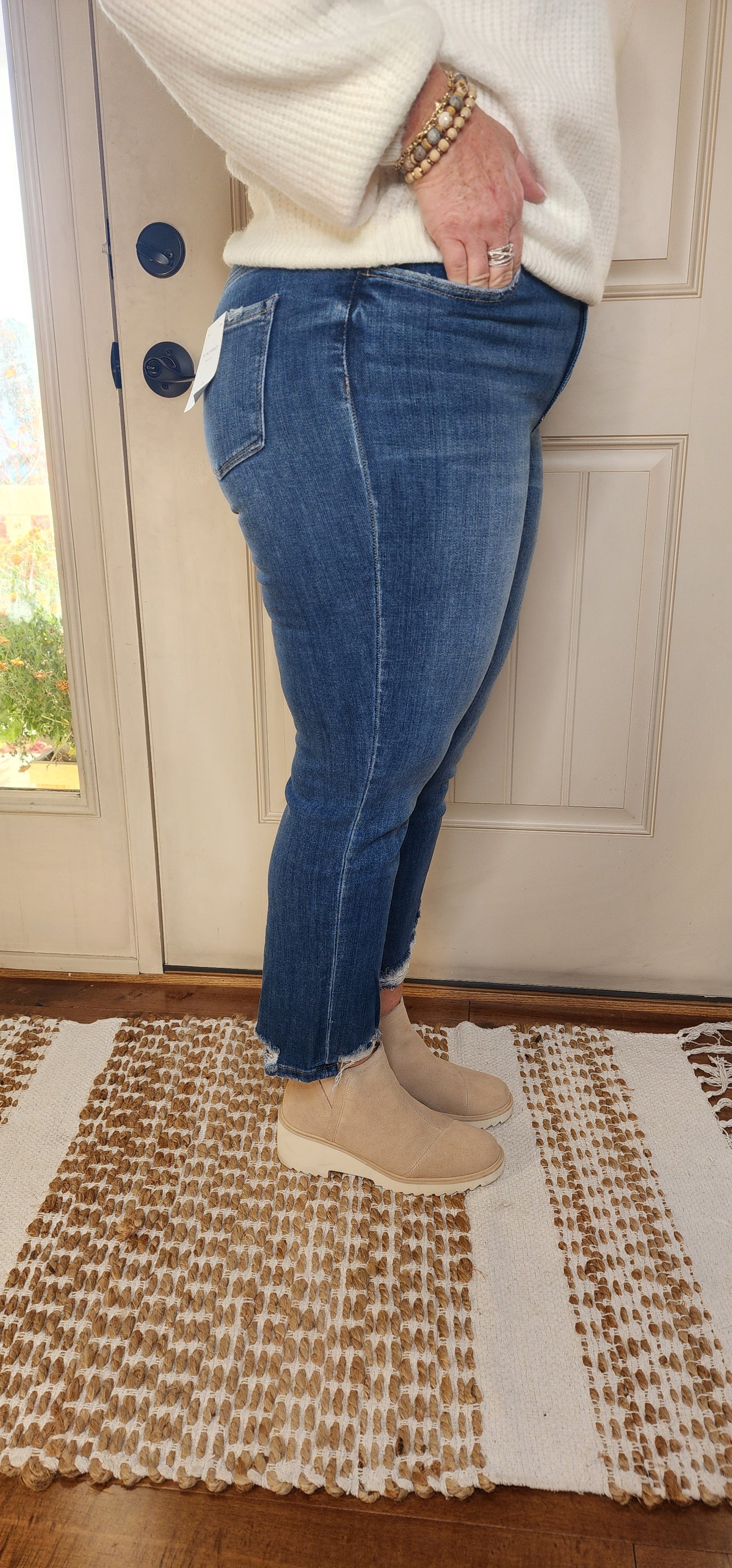 Flying Monkey85 Amber: High Rise Straight Leg