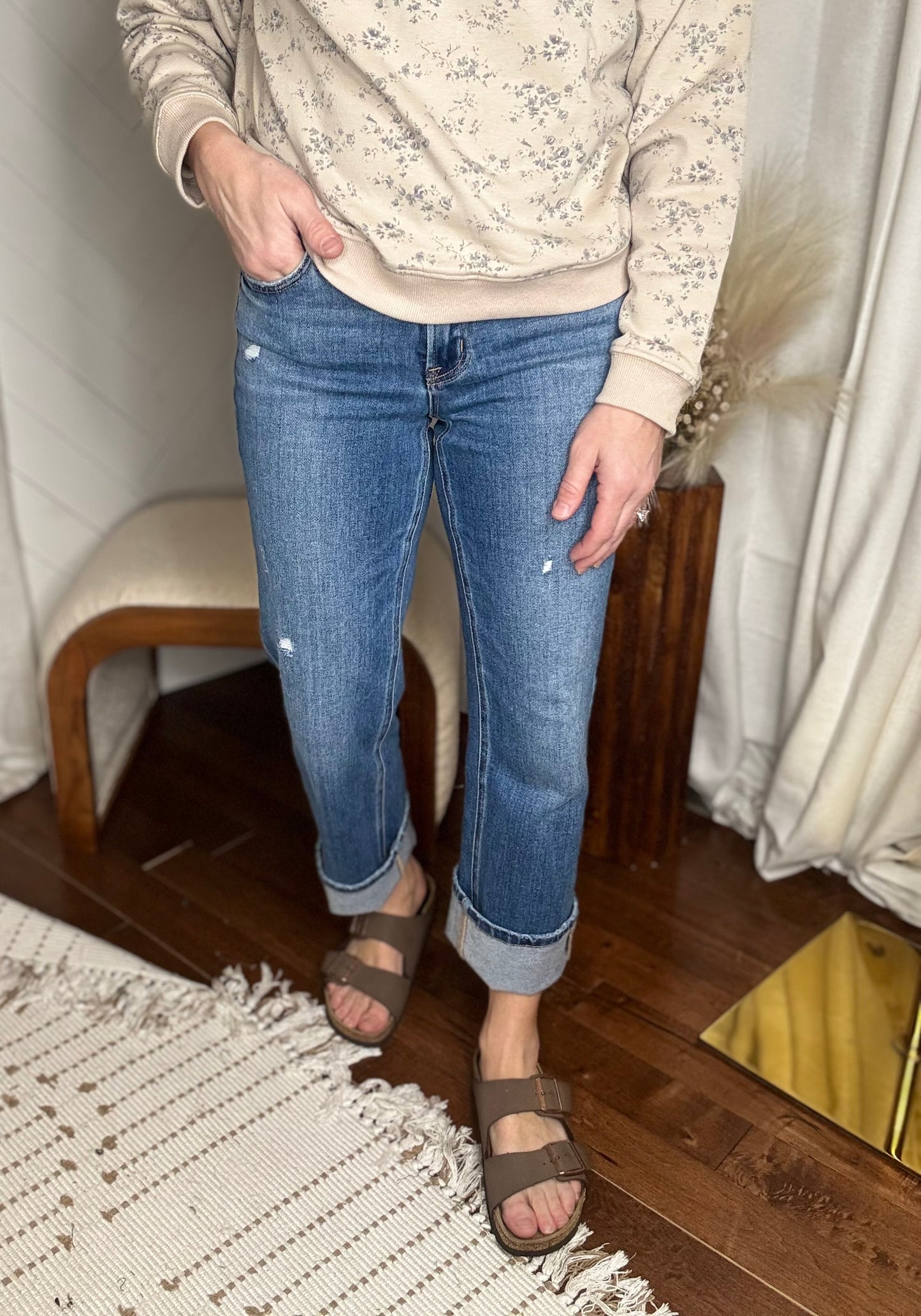 Vervet42: Melissa Mid Rise Straight Leg