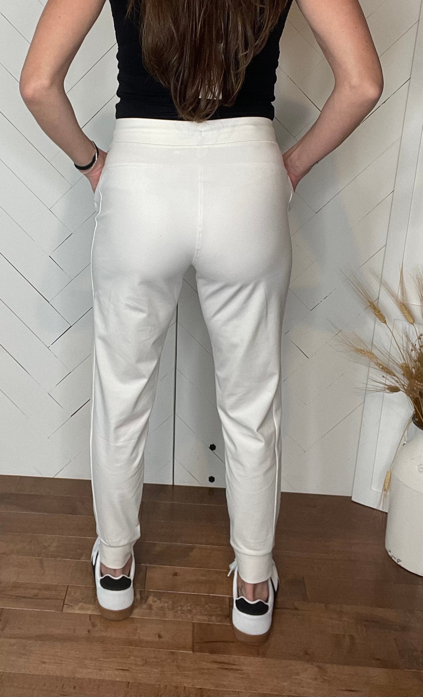 Yogalicious Jogger Pants: Ivory