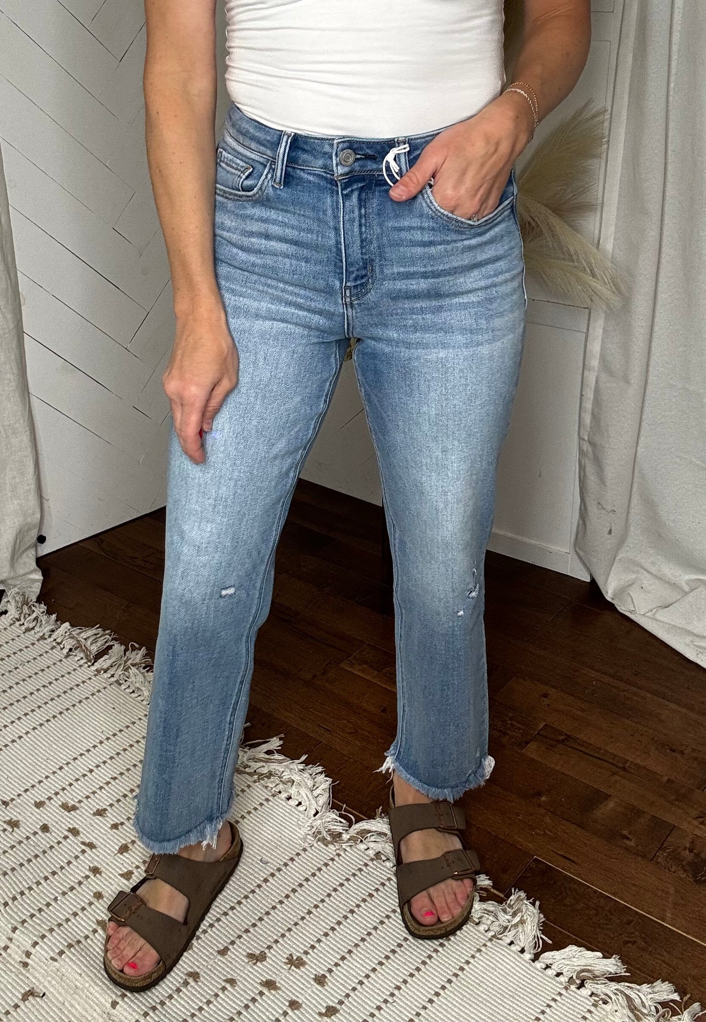 Vervet51: High Rise Frayed Straight Crop