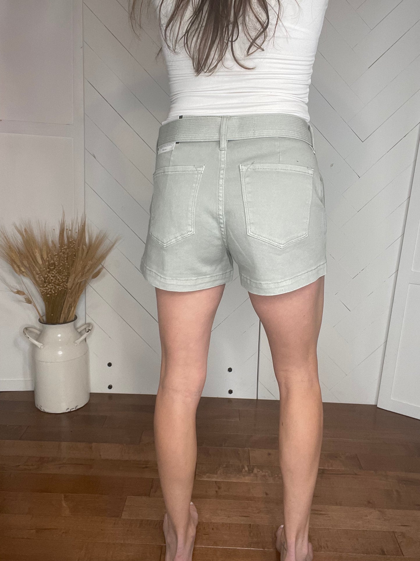 KanCan Belted Shorts: Green