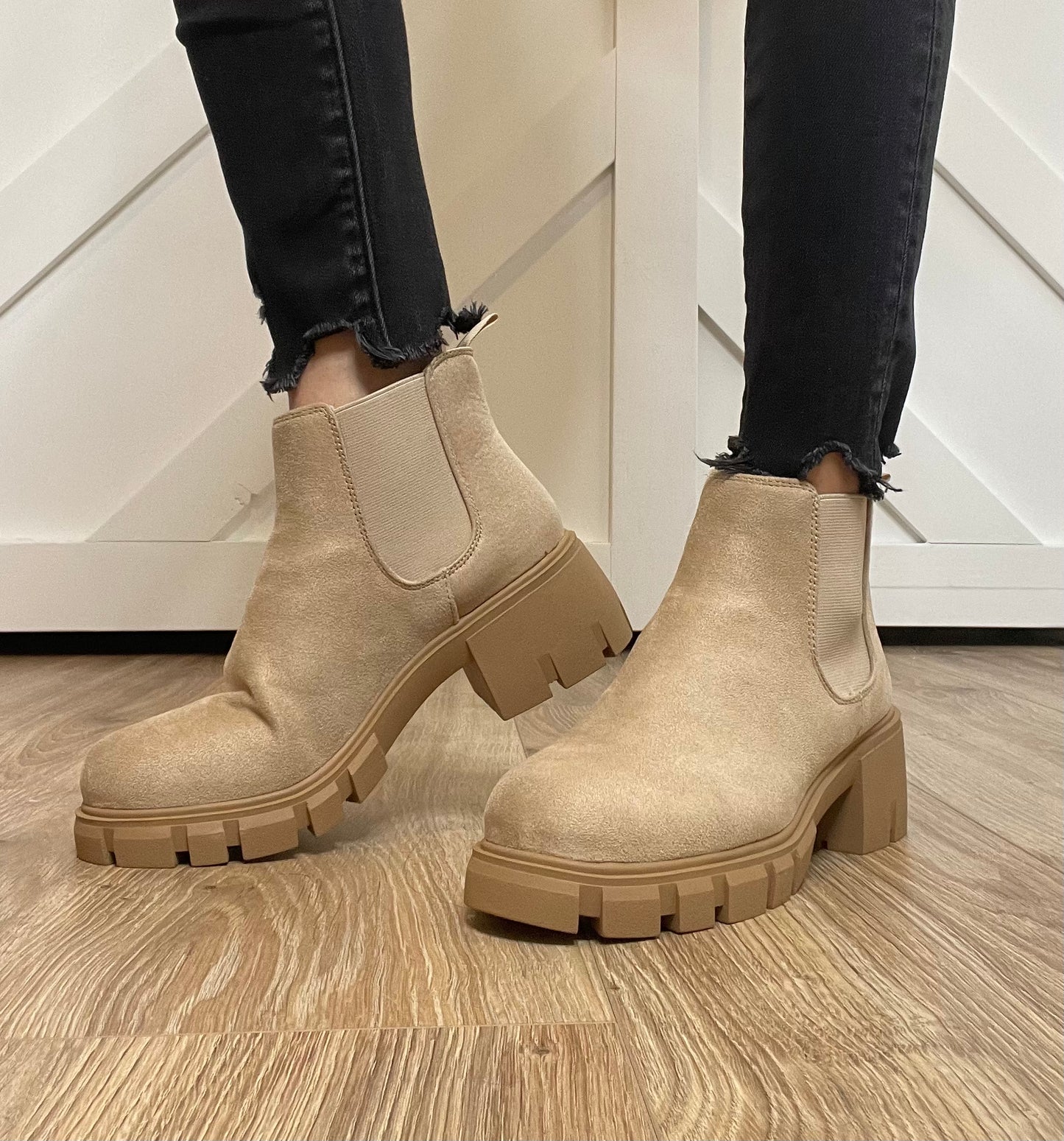 Chunky Ankle Boots: Wheat