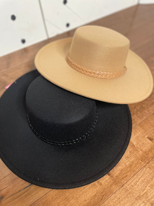 Wide Brim Hat w/ Straw Band