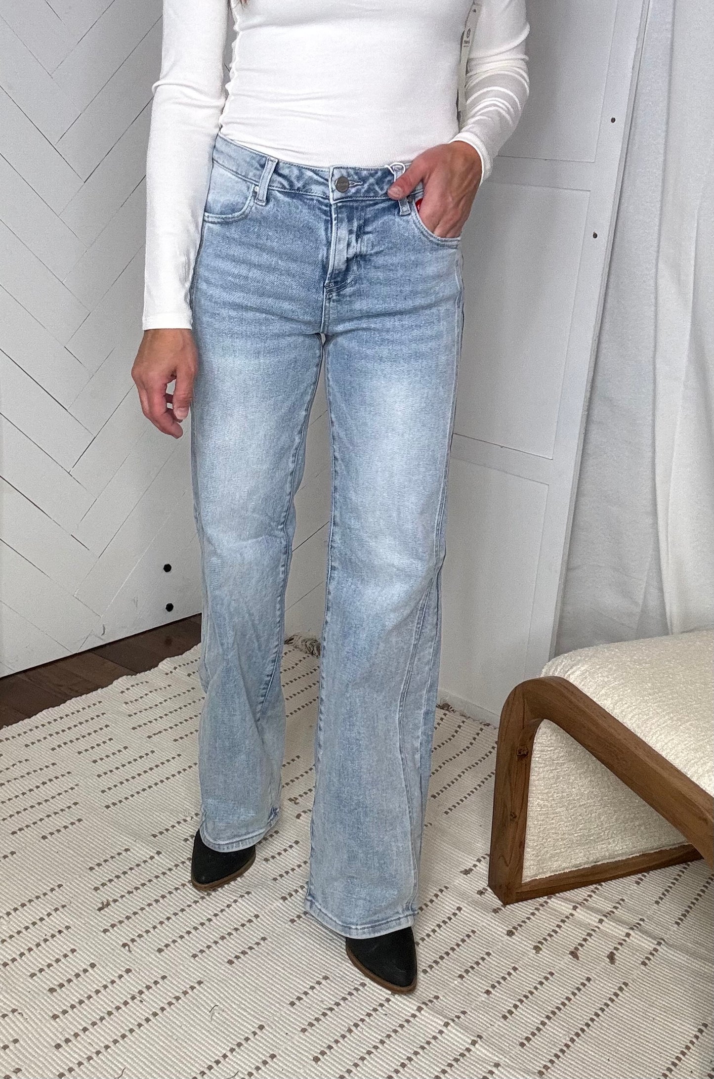 Risen24: Mid Rise Straight Leg Jeans