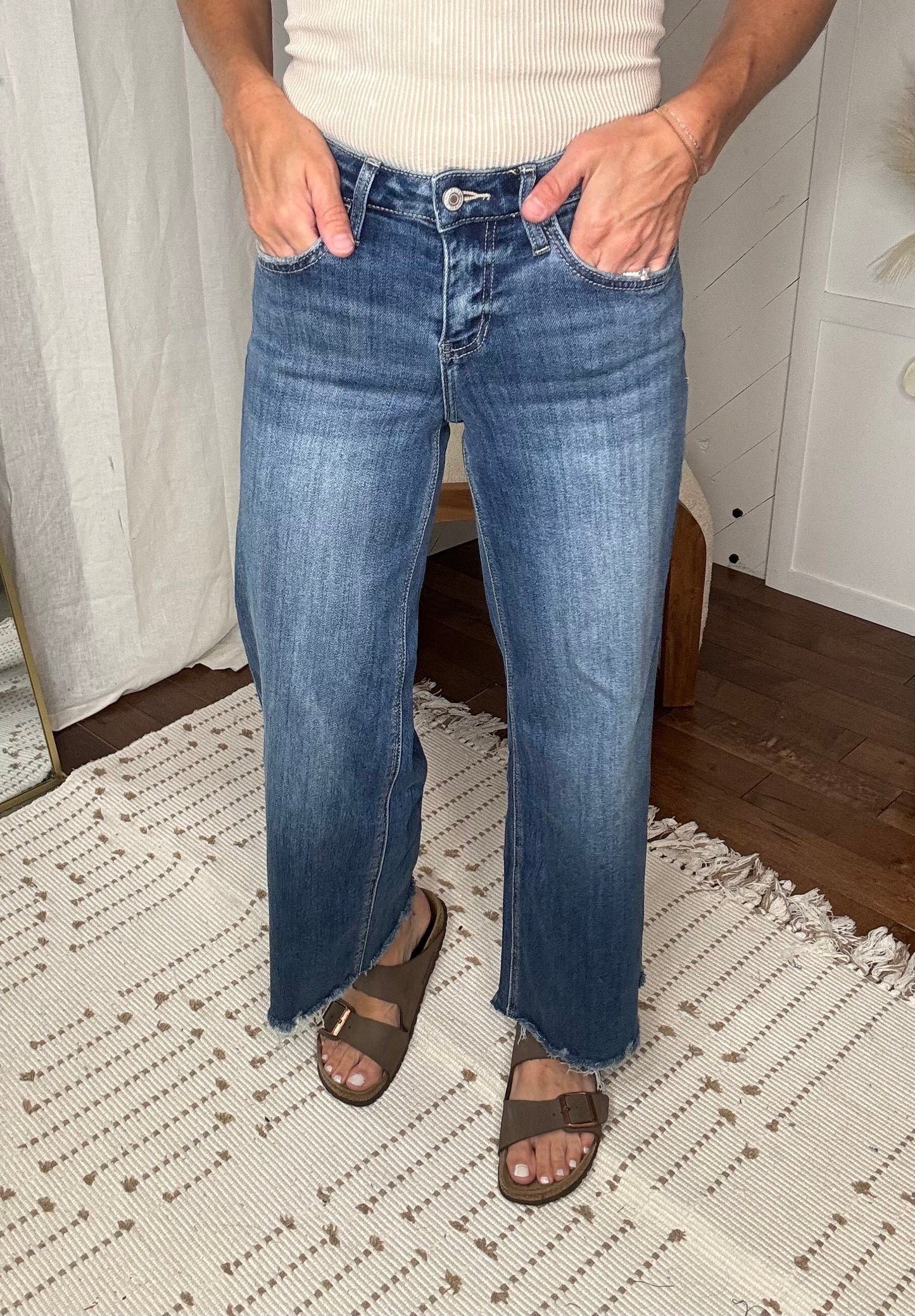Loveret46: Mid Rise Raw Hem Jeans