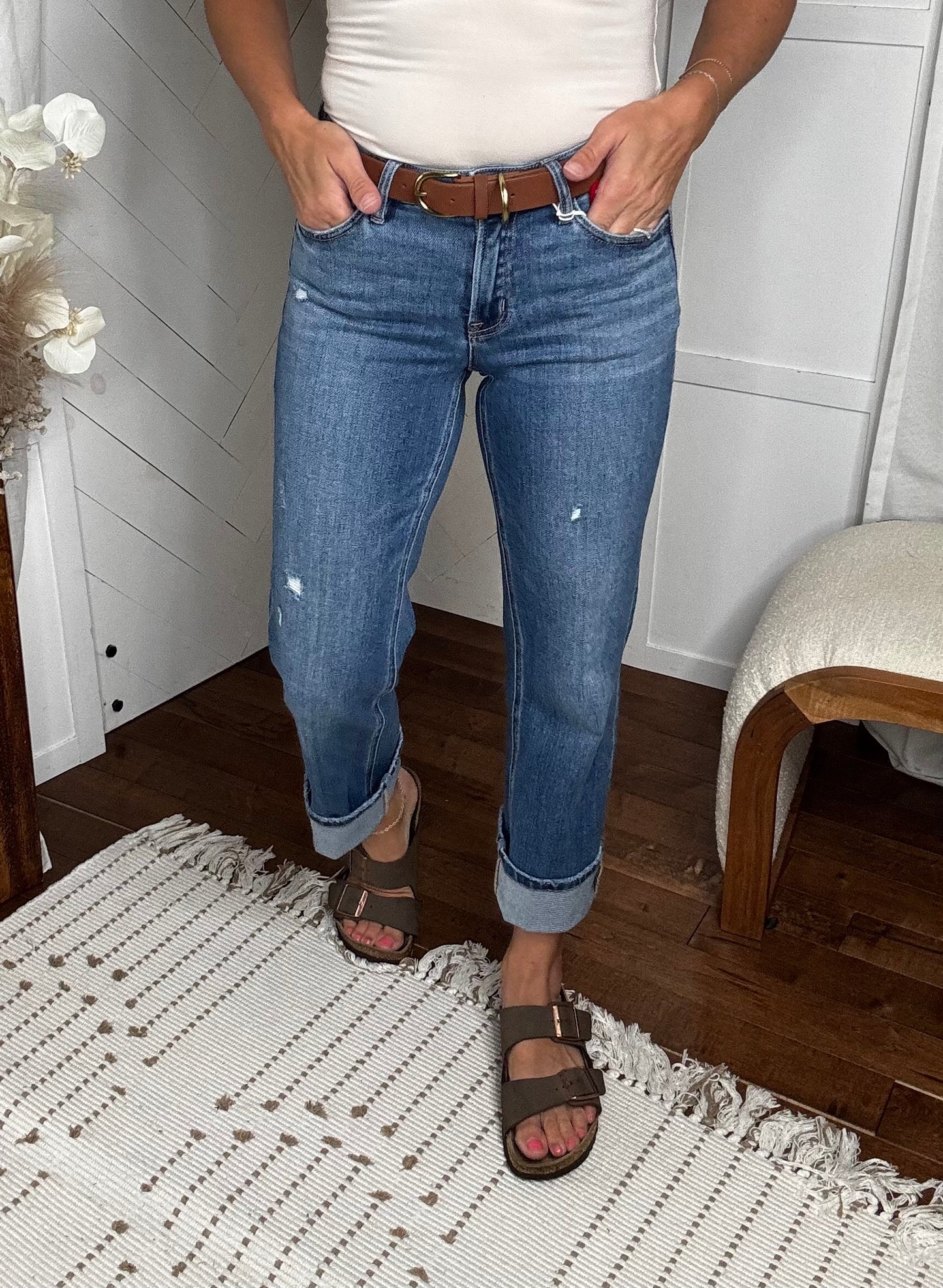 Vervet42: Melissa Mid Rise Straight Leg