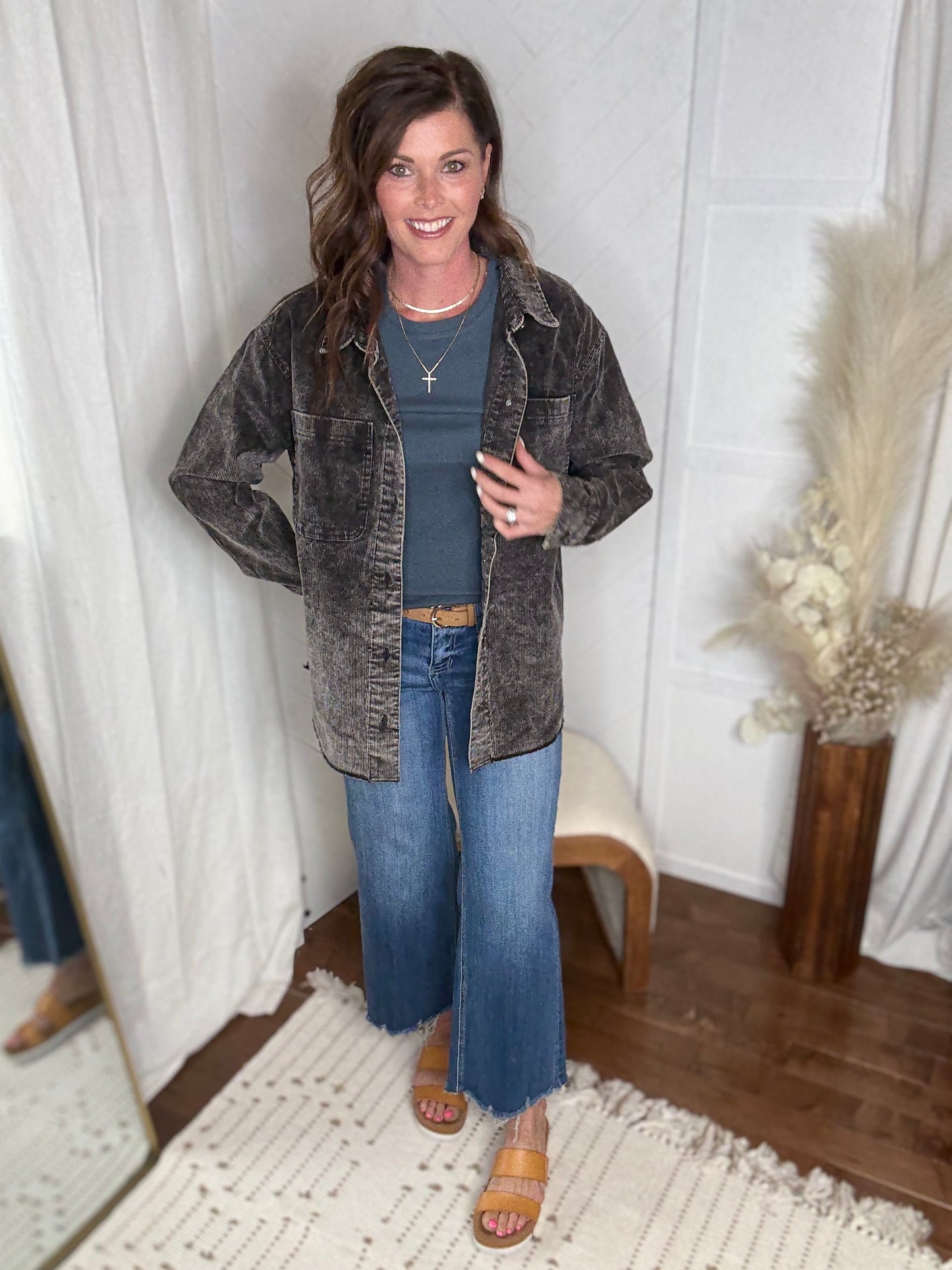 Loveret46: Mid Rise Raw Hem Jeans