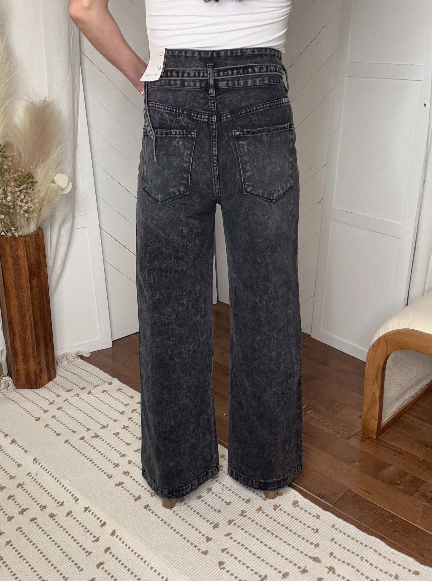 Kancan95: High Rise Belted Jeans